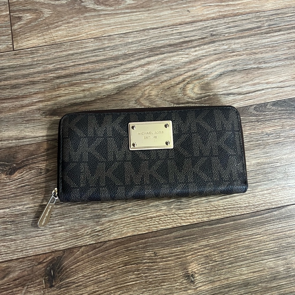 Michael Kors wallet brown